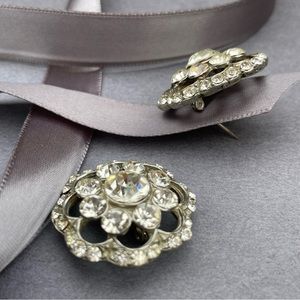 Scalloped Flower Clear Round Rhinestone Scatter Pin Pair